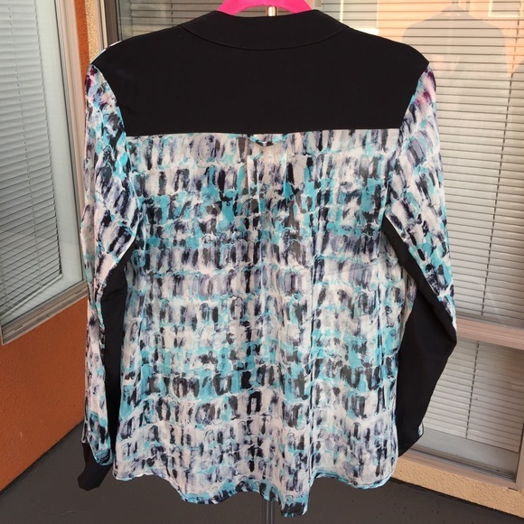 Gypsy 05 Blue Thumb Print Silk Mix Button Down - Picture 5 of 8